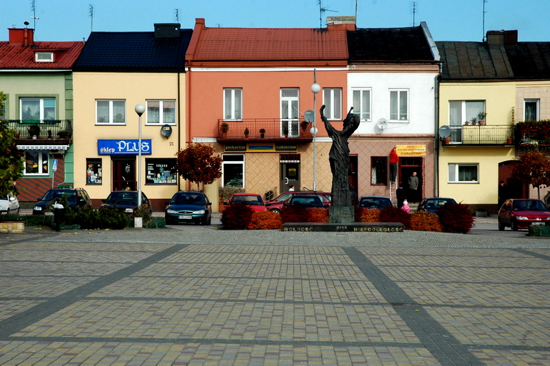 chmielnik-rynek-pog-rze-szyd-owskie-polskie-krajobrazy