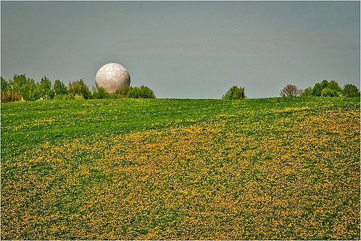 Radar NATO w pobliu Jeziora Szelment Wielki.