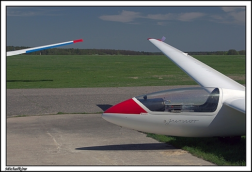 Michakw - PZL SZD-51 Junior na stojankach