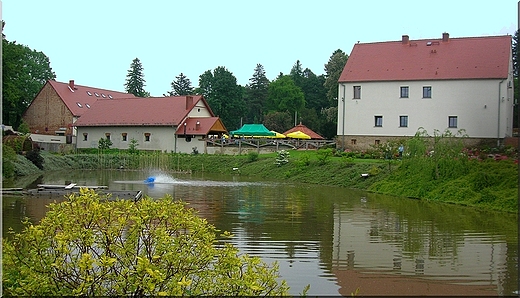 stara zabudowa- obecnie hotel i knajpka