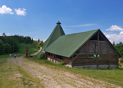 Beskid lski. Zagroda Ranczo na polanie pod Natni-917m npm.