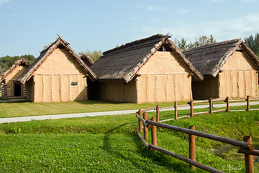 park archeologiczny - rekonstrukcja wioski otomaskiej sprzed 3,5 tys lat