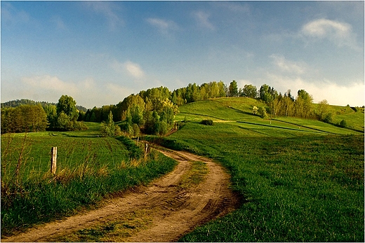 Suwalski Park Krajobrazowy - za tym wzgrzem Smolniki.