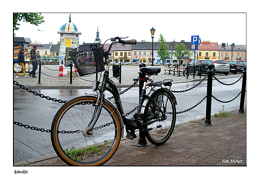 owicz - Nowy Rynek: Jeden z trzech zachowanych w pierwotnej formie trjktnych rynkw w Europie obok Bonn i Parya