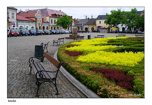 owicz - Nowy Rynek: Jeden z trzech zachowanych w pierwotnej formie trjktnych rynkw w Europie, obok Bonn i Parya