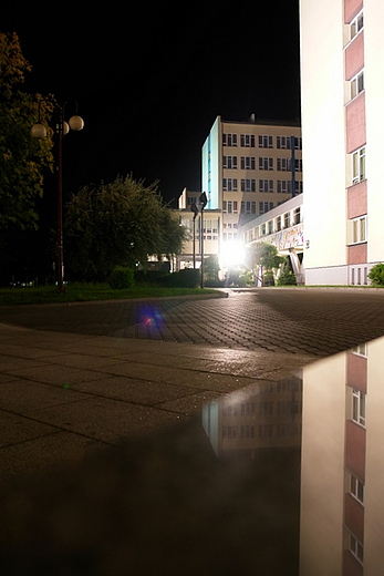 Nocny spacer po terenie Politechniki witokrzyskiej
