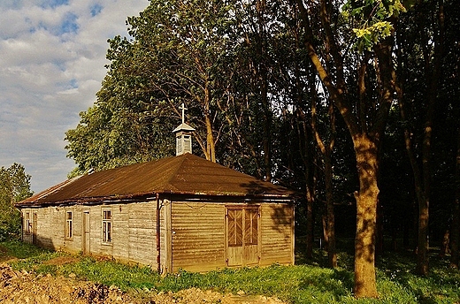 Nieledew-drewniana kaplica