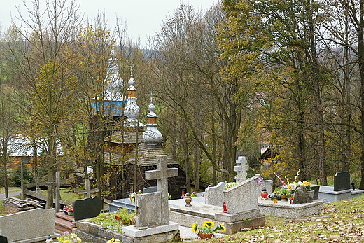 Cerkiew w Bielance - widok od strony cmentarza