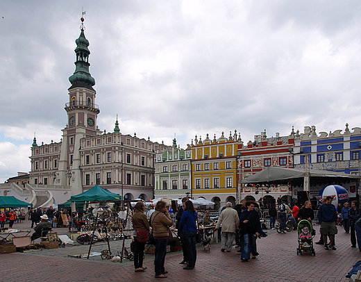 Zamo. Rynek Wielki z Ratuszem.