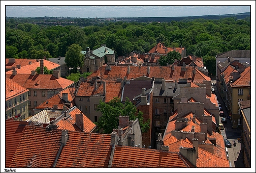 Kalisz - widok z ratuszowej wiey_ z lewej Centrum Kultury i Sztuki