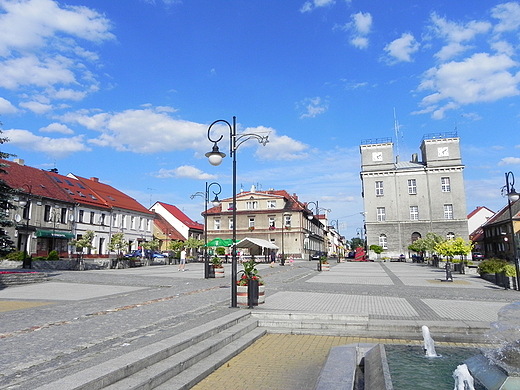 Toszek, rynek z ratuszem.