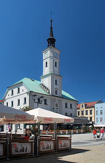 Gliwice. Ratusz w rynku.