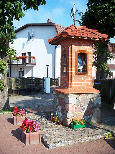 Rowy, kapliczka przy ul. Nadmorskiej.