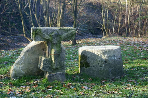 Bartne - kamieniarstwo wid na kadym kroku