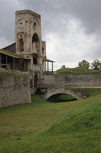 Zamek Krzytopr - fosa