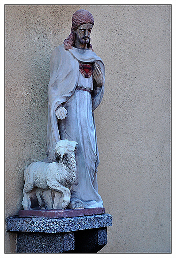 Pleszew - koci p.w. cicia w. Jana Chrzciciela - figura Jezusa z barankiem