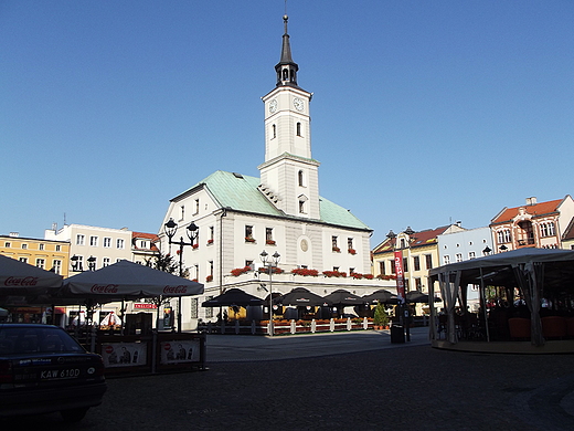 Ratusz i otaczajce go kamienice w Gliwicach