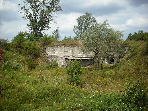 Bogosawie. Fort XIII Twierdzy Modlin. Ruiny fortu.