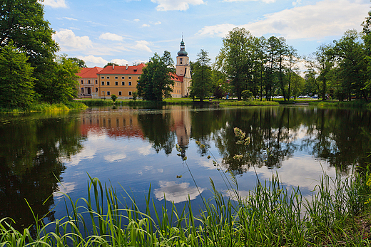 Zesp klasztorno-paacowy.