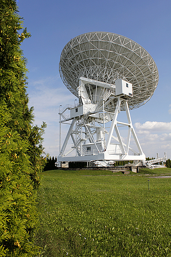 Piwnice - wikszy radioteleskop w Centrum Astronomii UMK