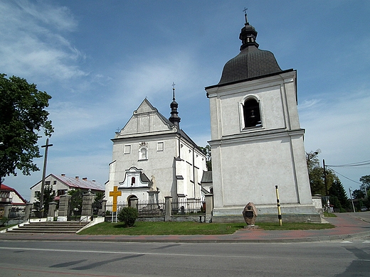 Dzwonnica i koci