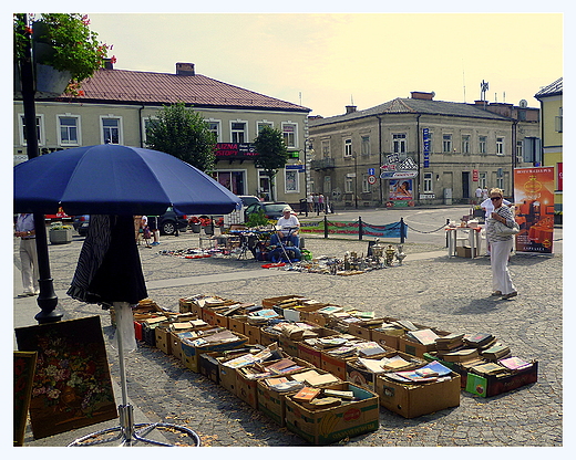 targ staroci na Rynku Zygmunta Augusta