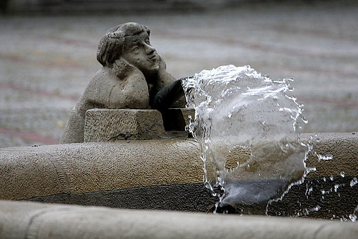 Warszawa - fontanna na Mariensztacie