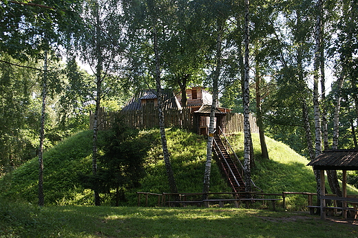 Skansen archeologiczny w Mrwkach