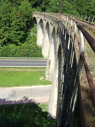 Lewin Kodzki- zabytkowy wiadukt kolejowy z 1905 r.