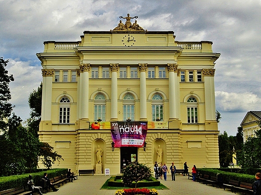 Krakowskie Przedmiecie-budynek Uniwersytetu Warszawskiego.