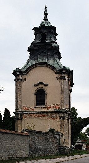 Archiopactwo Cystersw w Jdrzejowie. Barokowa dzwonnica.