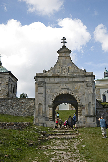 Klasztor Benedyktynw na witym Krzyu - ysa Gra