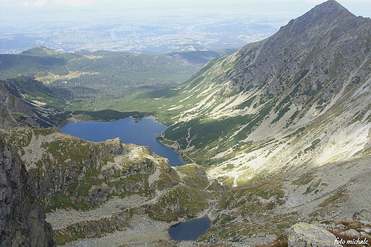 Widok na Czarny Staw Gsienicowy i Zmarzy Staw