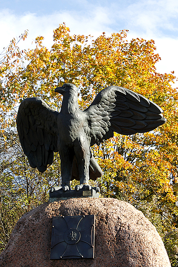 Gdynia - pomnik w Kolibkach powicony obrocom Gdyni