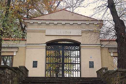 Brama Cmentarza Ewangelickiego Grka Luterska