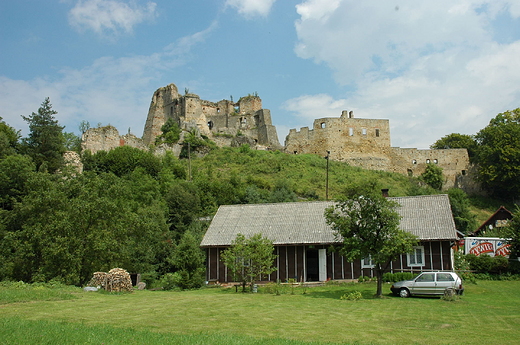 Ruiny zmaczyska w Odrzykoniu