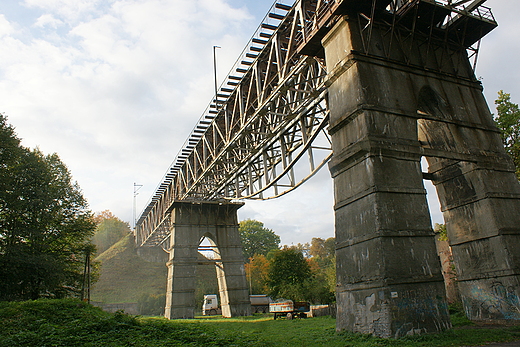 Stary wiadukt kolejowy w  Wabrzychu.