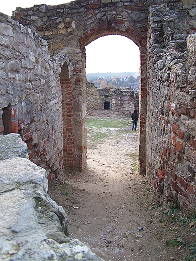 Ia, ruiny zamku biskupw krakowskich.