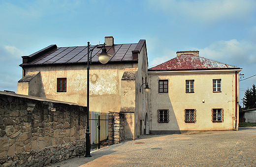 Zamek w Szydowie-wejcie na teren ruin.