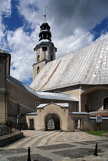 Koci parafialny Boego Ciaa