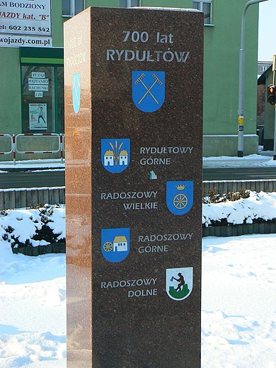Obelisk na Rydutowskim rynku