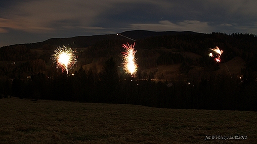 Noworoczne fajerwerki nad Zawoj.