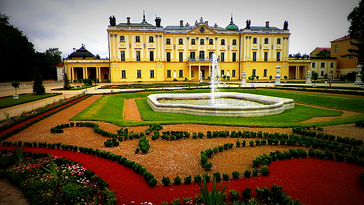 Pałac Branickich w Białymstoku widziany od strony parku francuskiego