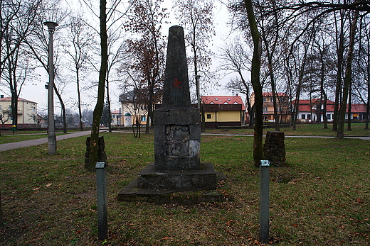 Sprofanowany pomnik. Daleszyce