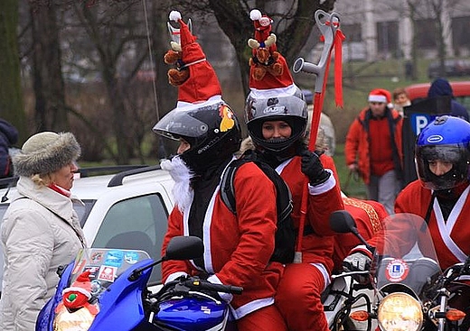 Mikołaje z kulami na motocyklu. Gdynia 2009