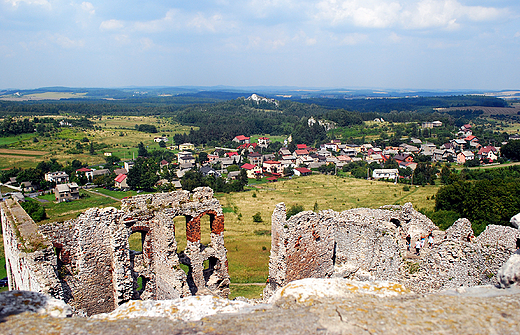Widok z ruin zamku w Ogrodziecu na Jur.