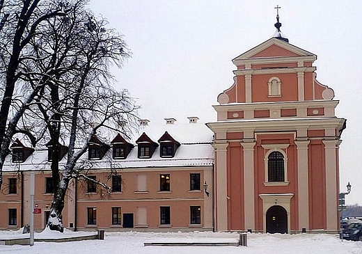 dawny koci i klasztor klarysek, obecnie szkoa muzyczna