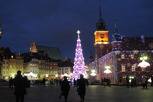 Grudniowa Warszawa w witecznym blasku.