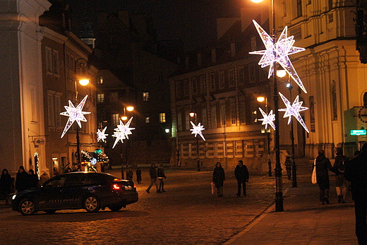 Grudniowa Warszawa w witecznym blasku.