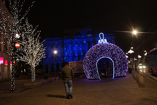 Grudniowa Warszawa w witecznym blasku.